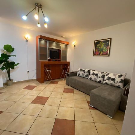 Apartament Modern Langa Castelul Corvinilor Appartamento Hunedoara Esterno foto