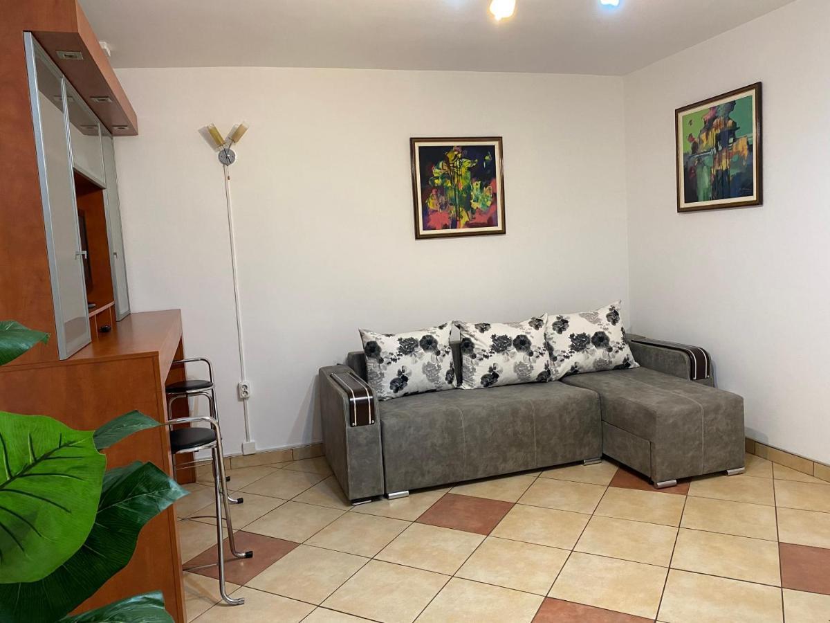 Apartament Modern Langa Castelul Corvinilor Appartamento Hunedoara Esterno foto